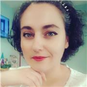 Profesora titulada en inglés imparte clases desde hace 5 años online